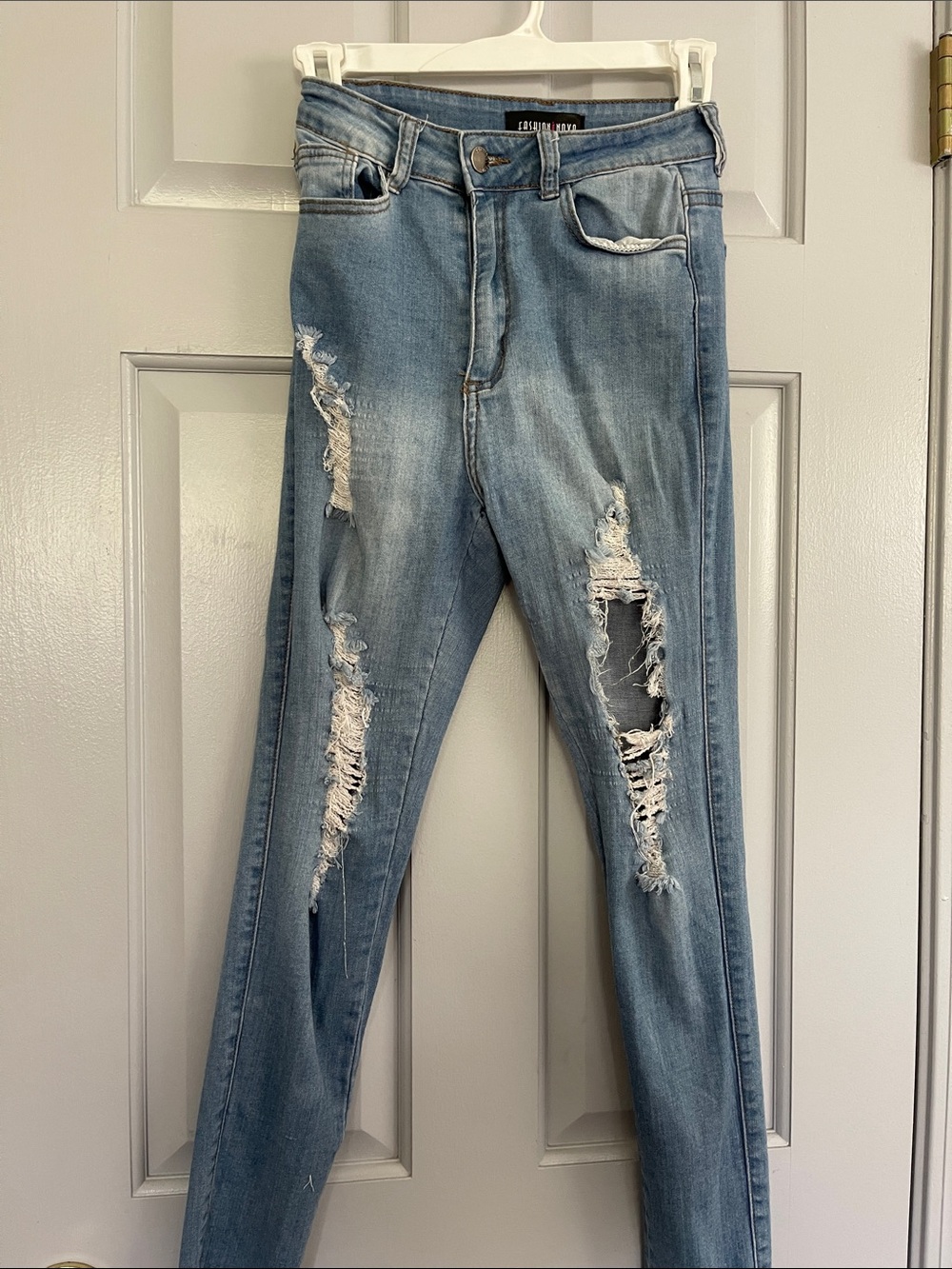 Fashion nova ripped jeans - Picture 6 of 6